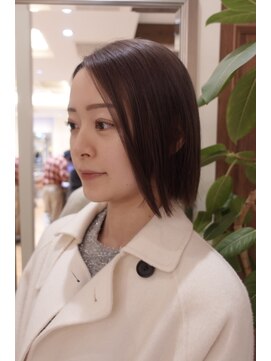 ビュートリアム265(BEAUTRIUM 265) グレージュヘア ボブ 顔まわりカット ぱつっと 銀座 有楽町