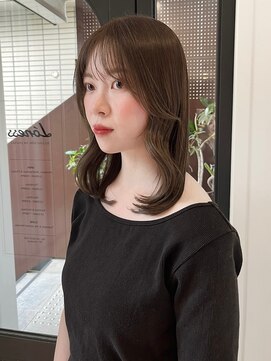 ローネス(LONESS) 赤みを消したオリーブミルクティーとミディアムレイヤー