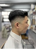 スキンフェード×サイドパートスタイル