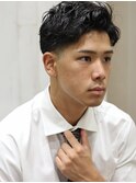 73分けビジカジアップバングツイストパーマ刈り上げメンズ