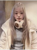 レイヤーカット×ホワイトベージュ