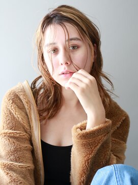 ザビー(THE B) 秋を楽しむミディアムスタイル