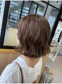 ダメージレスカラーで明るめアッシュベージュ！