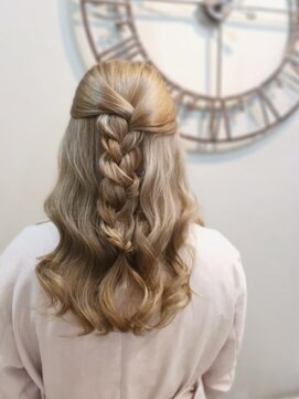 ヘアセットサロン ミント(Hair set salon MINT) 編みたらしハーフアップ