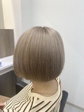 エイト 博多店(EIGHT hakata) ホワイトミルクティーベージュ