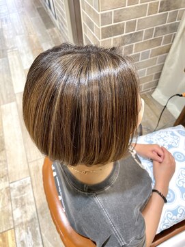 ネオリーブエム(Neolive em;) 白髪ぼかしハイライトスタイル☆