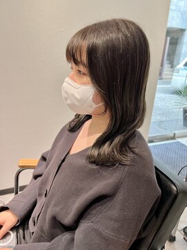 スミ(sumi) 顔周りレイヤー/レイヤーカット/20代30代40代◎岩田