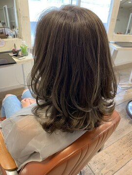 ニーネ バイ アグ(ni-ne by Agu) 20代　ロング