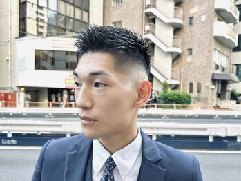 スカット 新宿(Sucut)の写真/忙しい朝もすぐキマる、再現性の高い好印象スタイル!休日もおしゃれなこなれ感ヘアに<理容室>[メンズ/新宿]