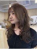 たっぷりレイヤーの透明感グレージュカラー