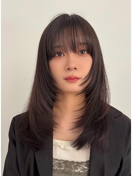 ヨーク(YOKE) ミディアムレイヤーカット顔周りシースルーベージュグレージュ