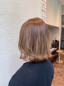 エルサフィロ ヨドヤバシ(el zafiro yodoyabashi) くびレイヤー前髪エモージュ小顔レイヤーカット20代30代40代50代