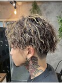 MEN’S HAIR/ブルーブラック/フェザーパーマ/ハイライト
