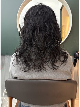 シキ オルガン 大宮(siki ORGAN) 誰にでも似合うコテ巻きパーマ【近藤】