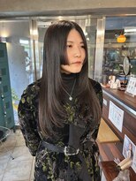 ギフトサニーサイド(gift sunny side)&nbsp;モードな雰囲気にも◎前髪なし姫カット