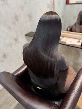 シシ 新宿(She 2.) 髪質改善/ツヤ髪ストレート/垢抜け/ ロングヘア/ストレートヘア