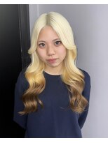 ギミックパシャ(GIMMICK pasha) 抜きっぱなしブロンドとブラウンのルーツカラー