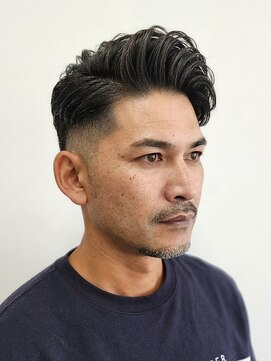 ワンワンオー バーバーショップ 長浜店(@110 BARBER SHOP) スキンフェード×サイドパート