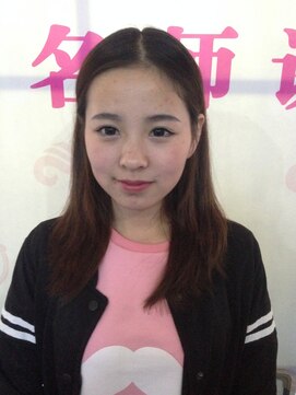 フェリシータ 緑地公園店(felicita) 大人かわいい黒髪センターパート美髪ストレート