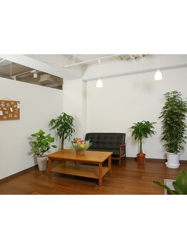 スタッフの気さくな人柄が、大人の方からお子様にも愛される理由◎暖かい雰囲気と高技術をお届け◇