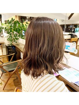 ピースリーヘア バイ カーサ(peathree.hair by CASA) 切りっぱなしロブ×フォギーベージュ