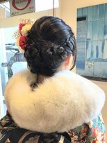 ラテラル(lateral)&nbsp;低めにまとめた編み込みスタイル☆