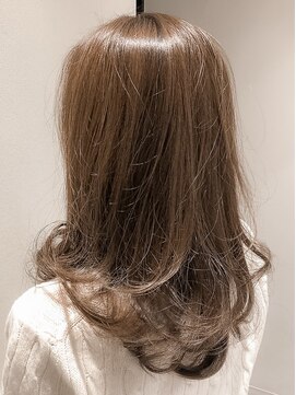 ビースリー ロア イルミナカラー×ロング 2/24