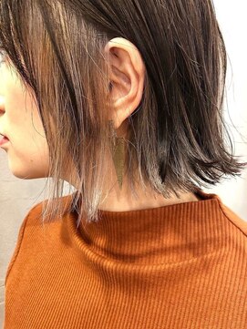 ユキオ(Yukio) 20代30代40代大人インナーカラー耳掛け切りっぱなし大人ボブ