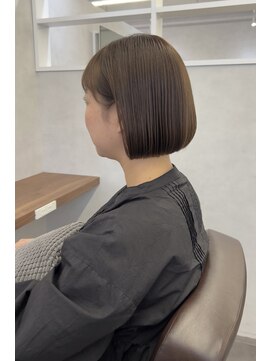 オウル(Owll) ◆◇明るめベージュ　コンパクトなミニボブヘア◇◆