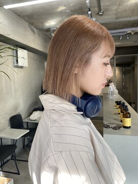 カート バイ デコ(Kurt by DECO) 【友都】オールシーズンぴったりな、ブロンドベージュボブ