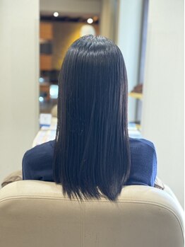 厳選されたカラー×ケアの掛け合わせでダメージレスなうるツヤヘアに！エイジング毛のお悩みも解決します。