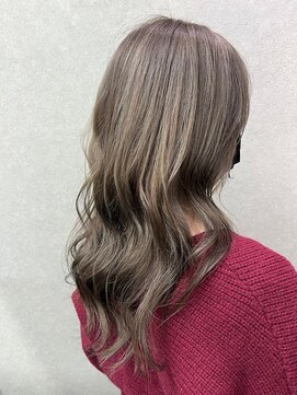 ネウィ 秋田(newi) アッシュベージュ