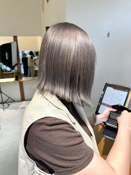 ラヴェストバイフレイスウェル(LOVEST by frace well) 外はねボブ/ブリーチありシルバー