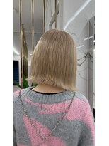 エトワール(ETOILE)&nbsp;神戸三ノ宮ミルクティーベージュブリーチハイトーンボブ