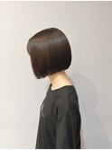 20代30代40代前下がりストレート小顔補正立体カット