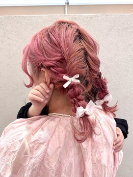 ナウアズ(now as.) ツインテールヘアアレンジ【向】【now as.明石】