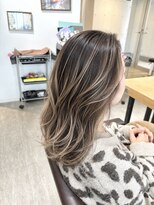 エイトタマプラ たまプラーザ店(EIGHT tamapla)&nbsp;40代50代60代70代白髪ぼかしハイライトレイヤー脱白髪染め