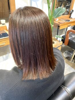 ヘアードレスビュー(hair dress V.I.E.W)の写真/気になるクセはしっかり伸ばしながら、思わず触れたくなるような質感に☆ダメージレスな縮毛を試してみて♪