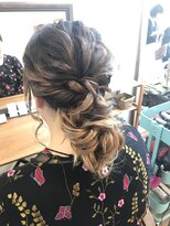 ロカット サロン(Roquat Salon)&nbsp;カジュアル編み込みダウンアレンジ【ヘアアレンジ立川南/立川】