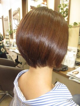 コアフィールフィス(COIFFURE fils) 【見附 今町】大人ショートボブ