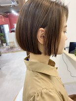 アイエン(aien) プツっと前下がりボブ×カーキグレージュ【梅田/中崎町】