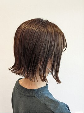 ウミト(Umito) 切りっぱなしボブ　肩上　あごライン