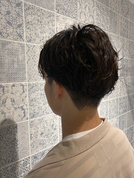 ロンド ストラーダ 心斎橋(Lond strada) センターパート韓国マッシュ スキンフェード コンマヘア