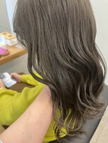 リュクスバトーバイトリコ 船橋南口店(Luxe BATEAU by tricot) オリーブベージュ