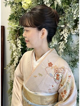 ハットウ(HATTO) カールのある夜会巻き