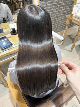 プラグ バイ ネオリーブ(plug by neolive) グレーベージュ×髪質改善 [髪質改善/縮毛矯正]韓国J