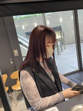 イワイナゴヤ(i i -IWAI NAGOYA-) ブリーチなしで叶うカシスブラウン