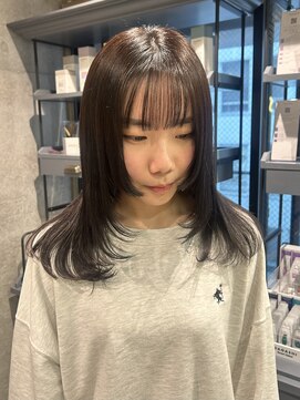 ウミ(Umi) 【hina/戸塚】顔まわりレイヤー/透明感カラー/艶カラー