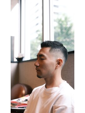 ダウバーバーショップ 銀座(DAU BARBER SHOP) ミドルフェード