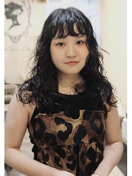 クイン(qin) ロングパーマ